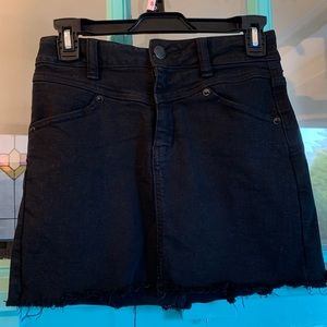 American Eagle Black Denim Skirt size 0 / xs